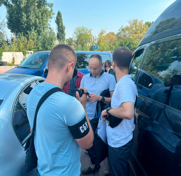 3 550 доларів США за підключення кооперативу до електромережі: у Києві затримано керівника одного з підрозділів «Укрзалізниці»