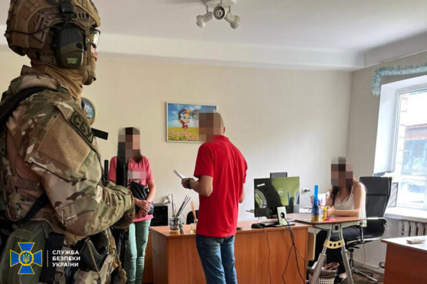 СБУ викрила столичних лікарів та співробітників військкомату на корупційній схемі з ухилянтами