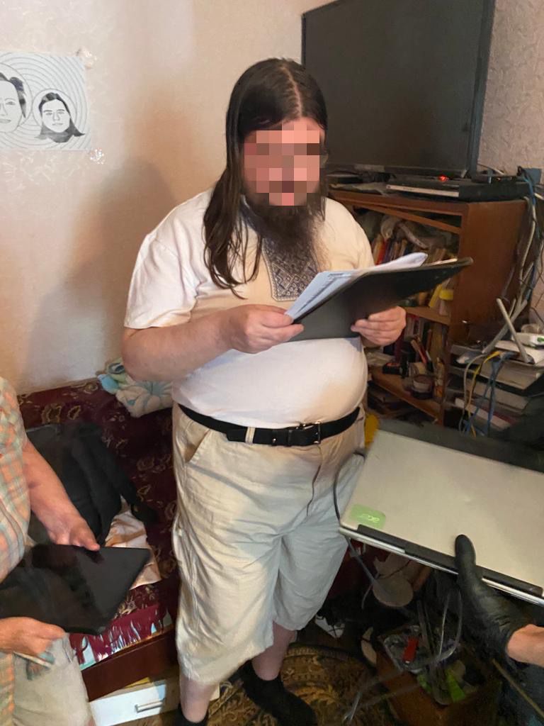 Виправдовував збройну агресію рф: у Києві повідомлено про підозру так званому «виконавчому секретарю руху пацифістів»