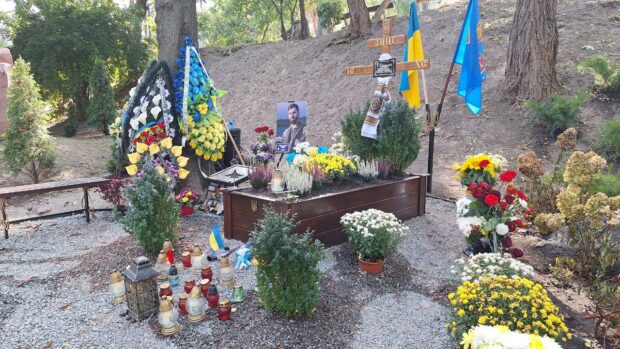 Поліція Києва порушила справу через пограбування могили пілота "Джуса"