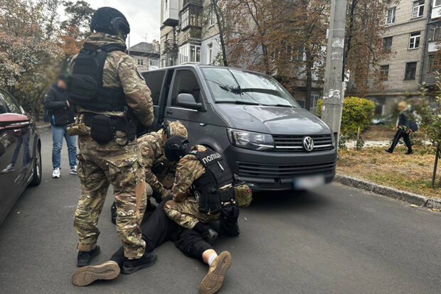 У Києві затримали торговця зброєю та боєприпасами
