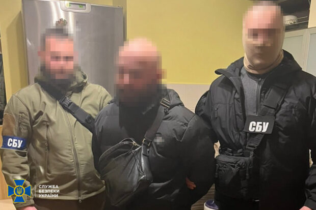 СБУ знешкодила рейдерську банду, яка хотіла захопити паркувальний бізнес у Києві