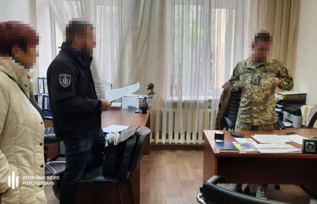 У Києві викрили злочинну організацію з-поміж працівників ТЦК, які створили безпрецедентну за масштабами схему ухилення від мобілізації