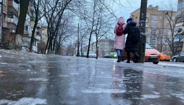 Удень 23 листопада в Києві очікується ожеледиця, пориви вітру 15-20 м/с – Укргідрометцентр