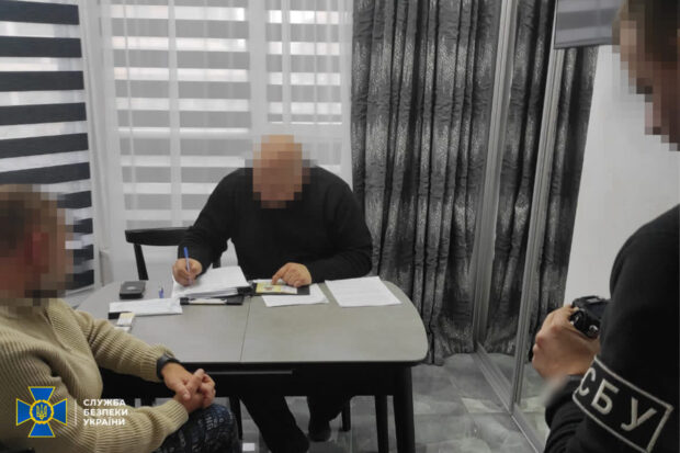 Правоохоронці проводять обшуки у спільників народного депутата, який організував схему для ухилянтів