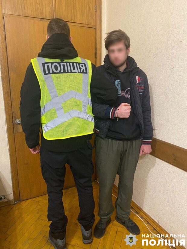 У Києві поліцейські затримали чоловіка за серію розбійних нападів