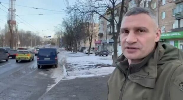 Кличко показав, як у Києві продовжують прибирати МАФи