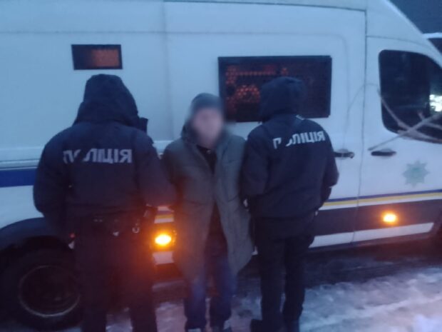 На Київщині чоловіка затримали за підозрою у зґвалтуванні 9-річної доньки