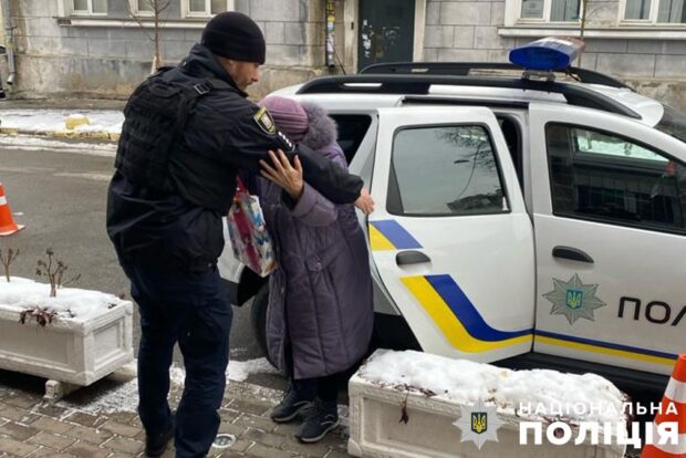 У Києві допомогли знайти прихисток 82-річній переселенці, яка самотня залишилась на вулиці
