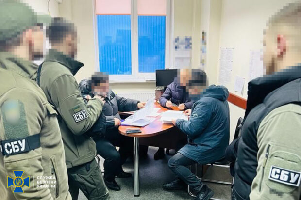 На Київщині викрили компанію, яка під час війни постачала у рф засоби тактичної медицини