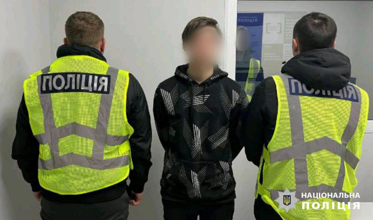 На Київщині неповнолітні на замовлення невідомого підпалювали об'єкти на залізниці