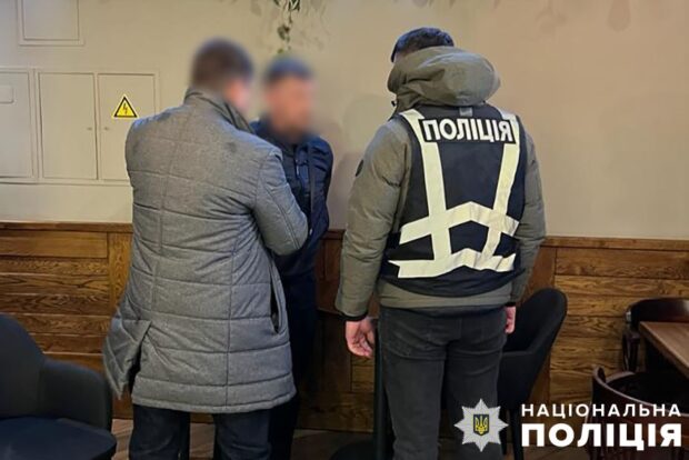 Допомагав за гроші військовозобов’язаним киянам уникнути мобілізації: чоловіку повідомлено про підозру