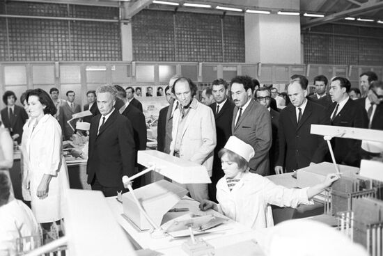 Прем'єр-міністр Канади П'єр Елліот Трюдо відвідує СРСР.