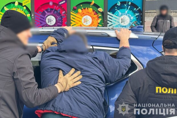 В Києві затримали посадовця ПАТ «Укрнафта» за вимагання 160 000 гривень хабаря