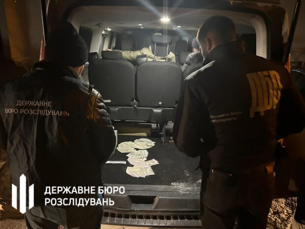 У Києві викрили масштабну оборудку з викрадання військового одягу з частини та продажу його за демпінговими цінами