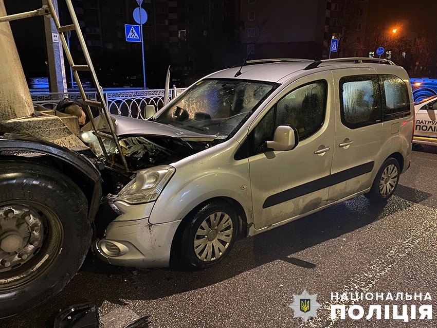У Києві затримали п’яного водія, який вчинив ДТП у Деснянському районі
