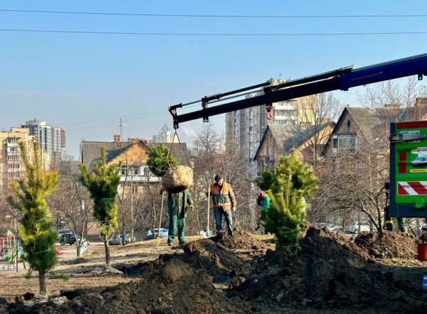 У Солом’янському ландшафтному парку висадили 70 дерев і 120 кущів