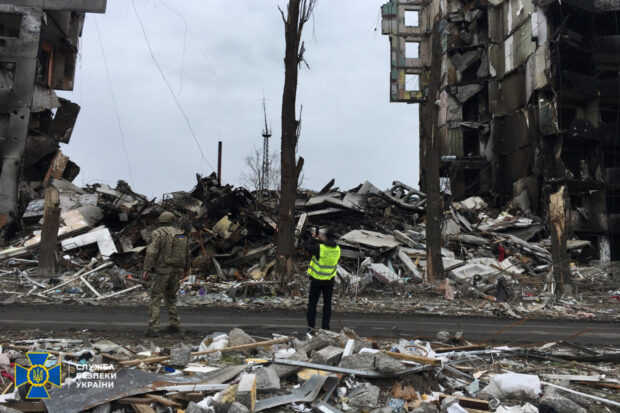 СБУ повідомила про підозру російським генералам, які командували авіаударами по багатоповерхівках під час боїв за Київ