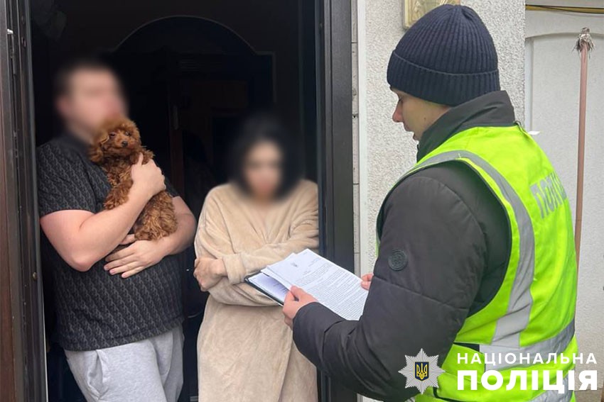 Погрожували фізичною розправою через 10 000 доларів неіснуючого боргу: у столиці викрили групу вимагачів