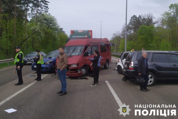 У Києві оголосили про підозру водієві, який вчинив масштабну ДТП на Брест-Литовському шосе
