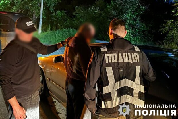Поліцейські Києва затримали зловмисників, які за гроші переправляли ухилянтів через держкордон поза пунктами пропуску