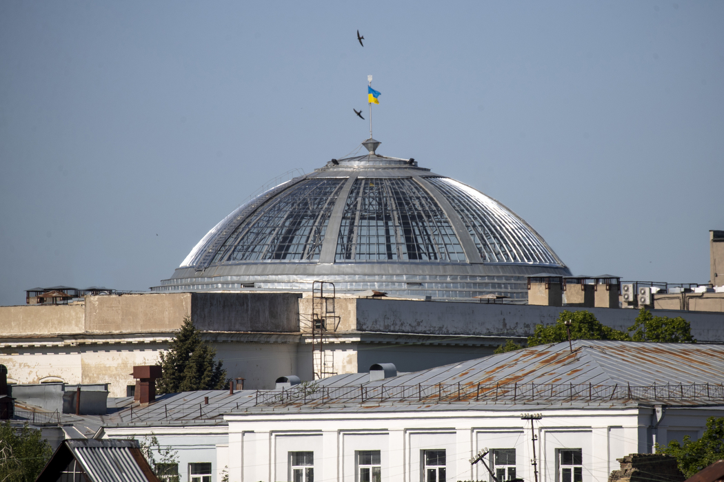 У Києві за підтримки США відновили скляний купол Будинку вчителя, пошкоджений через атаку росіян у жовтні 2022 року