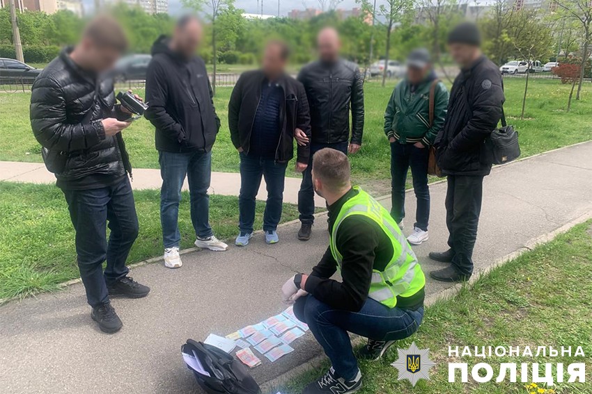 У Києві викрили посадовця Деснянської РДА в отриманні неправомірної вигоди