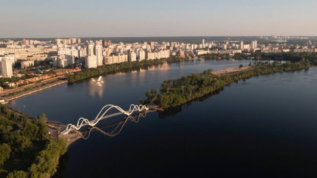 У Києві вода у Дніпрі прогрілась вище +20°C