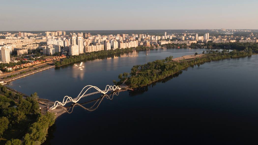 У Києві вода у Дніпрі прогрілась вище +20°C