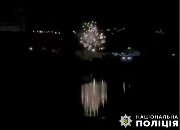 У Києві розшукали чоловіка, який запустив салют у Дарницькому районі