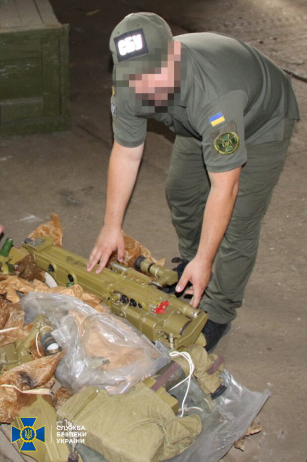 СБУ та Нацполіція передали до ЗСУ понад 3,5 00 комплектуючих до ППО, що були вилучені з підпільних складів на Київщині
