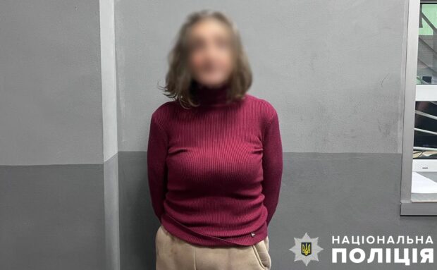 Наруга над могилами військовослужбовців: слідчі столичної поліції оголосили затриманій про підозру