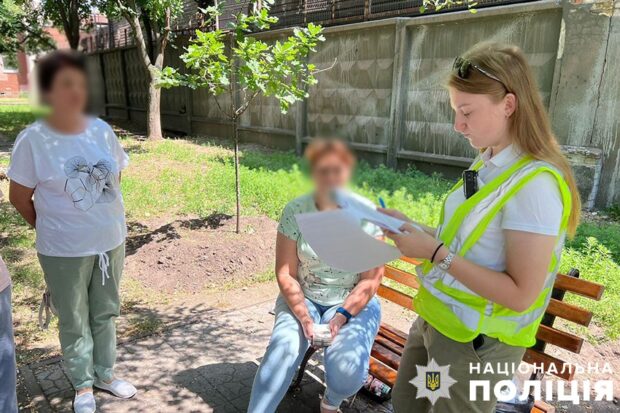 42 000 гривень щомісяця за безперешкодне ведення роздрібної торгівлі: повідомлено про підозру заступниці начальника відділу контролю за благоустроєм Оболонської РДА