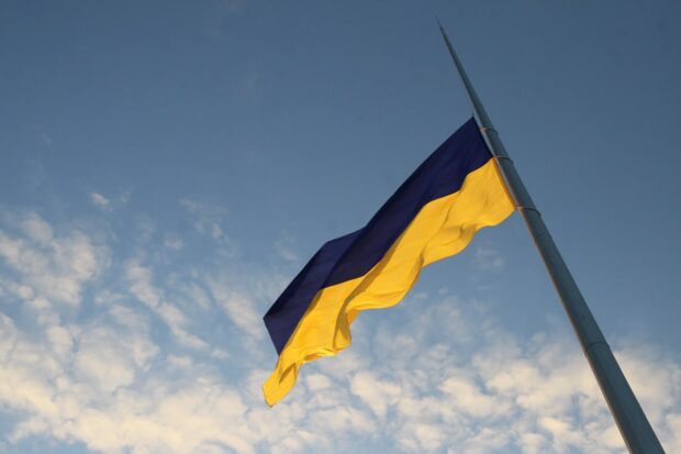 Найбільший прапор України приспустили для проведення поточного ремонту флагштока