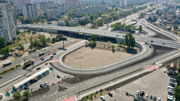 У Києві відкрили рух з’їздами та заїздами на новий шляхопровід на Оболоні
