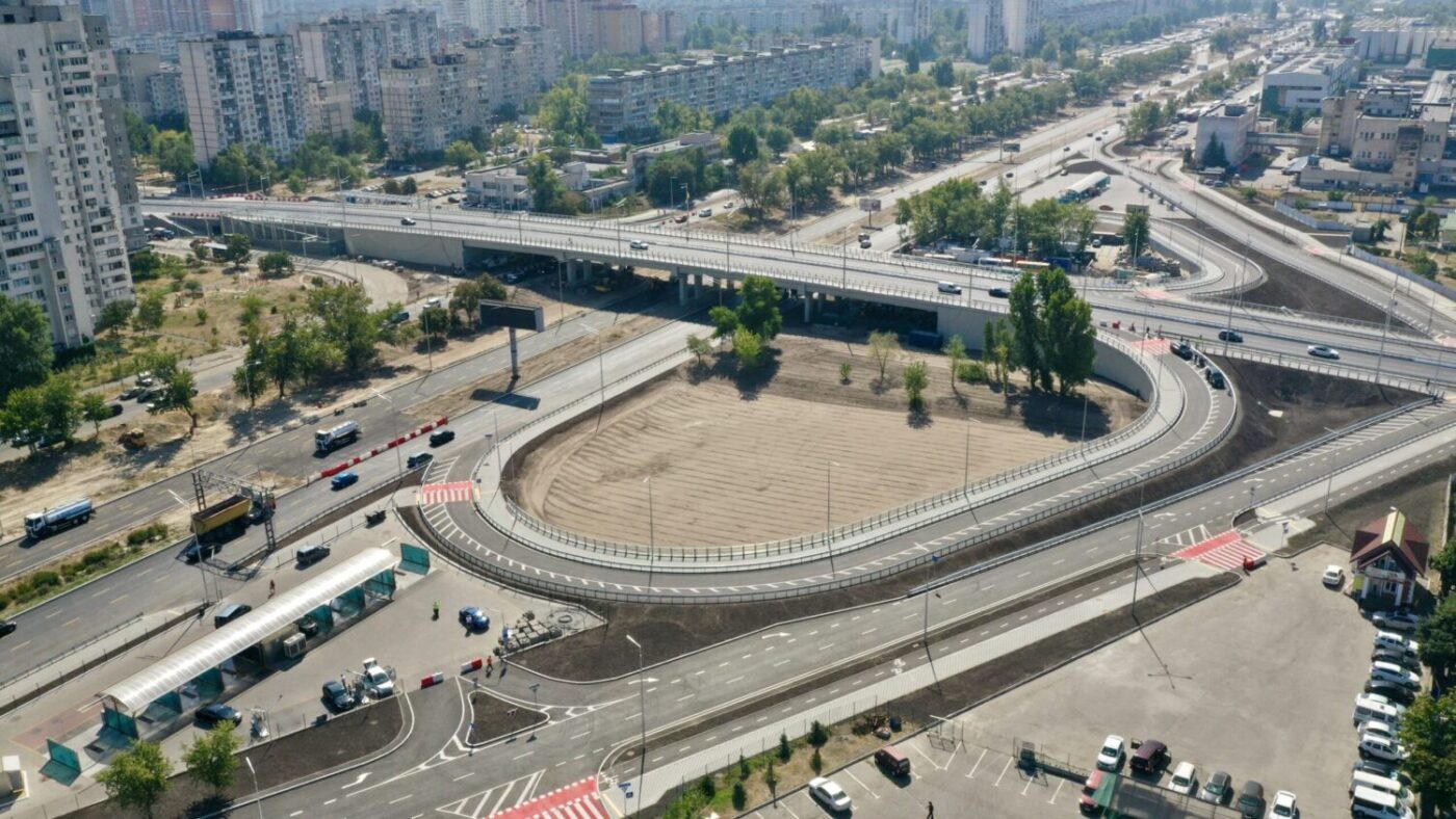 У Києві відкрили рух з’їздами та заїздами на новий шляхопровід на Оболоні