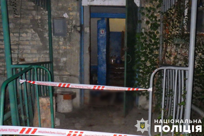Прийшов до колишньої дружини та вбив її співмешканця: у Києві затримали чоловіка