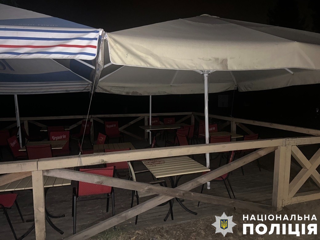 Відпочинок біля озера закінчився різаниною: у Києві затримали чоловіка