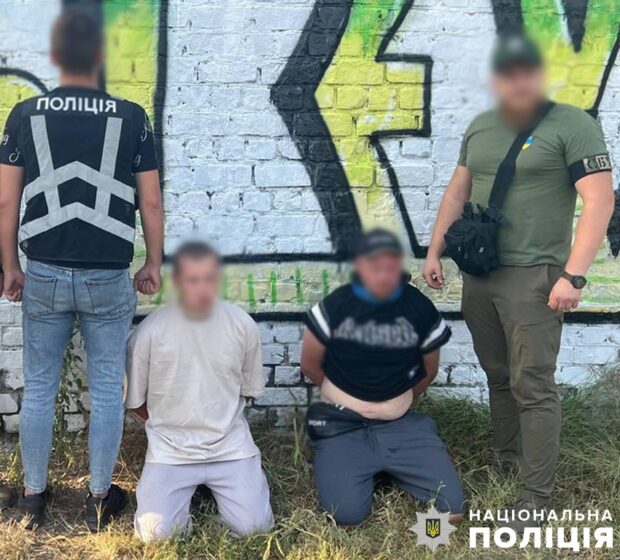 Замість «легких» грошей — вісім років за ґратами: у Києві затримали поплічників ворога за підпал авто ЗСУ