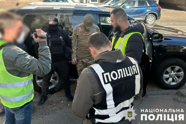 У Києві затримали групу наркодилерів, які збували у столиці кокаїн, амфетамін та канабіс
