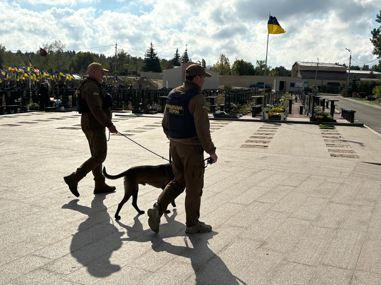 У Києві «Муніципальна охорона» почала залучати до патрулювання службових собак
