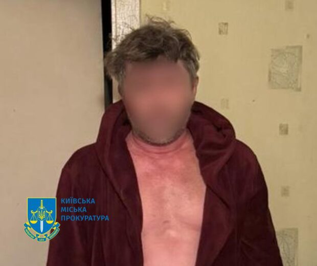 У Києві чоловік кидався з ножем на співробітників ТЦК