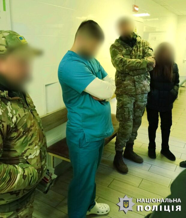 12 тисяч доларів за отримання фіктивної інвалідності: на Київщині повідомили про підозру двом лікарям