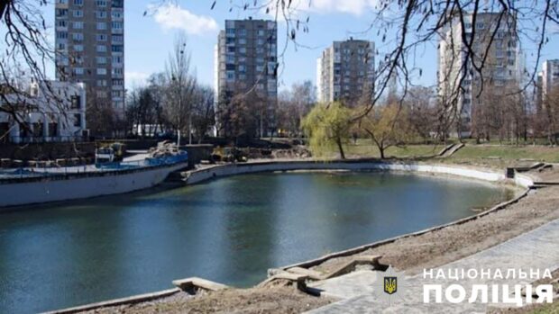 Привласнив майже 175 тисяч гривень бюджетних коштів на відновленні озера Голубе у Києві: ексочільнику КП повідомили про підозру