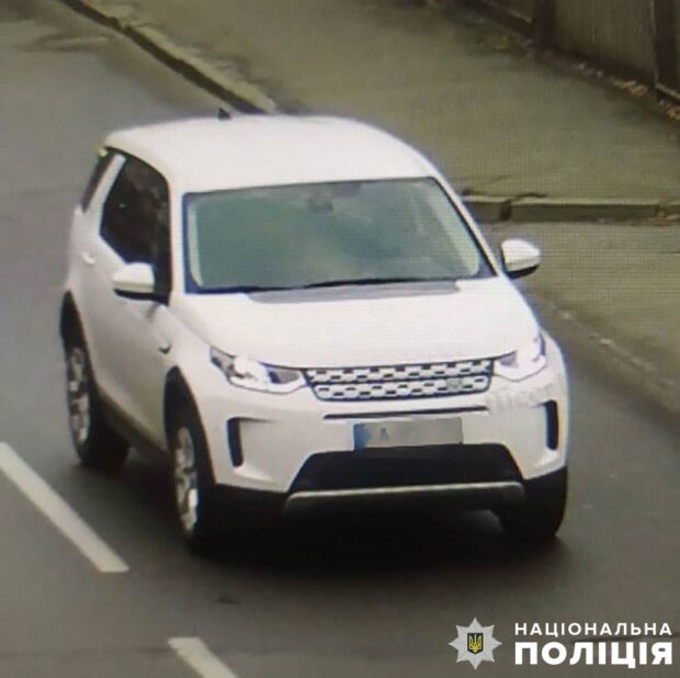 Запросили на відпочинок, а натомість пограбували та заволоділи позашляховиком: поліцейські затримали двох киян за вчинення зухвалого злочину