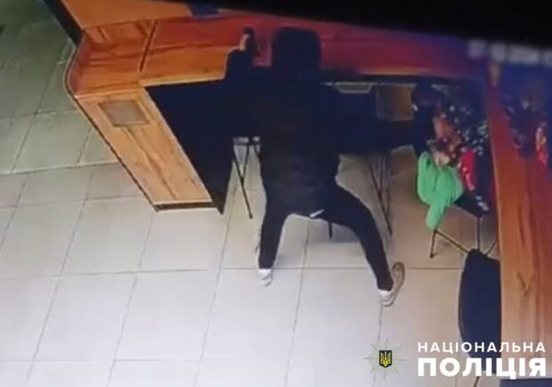У Києві затримали чоловіка за пограбування 6-річної дівчинки