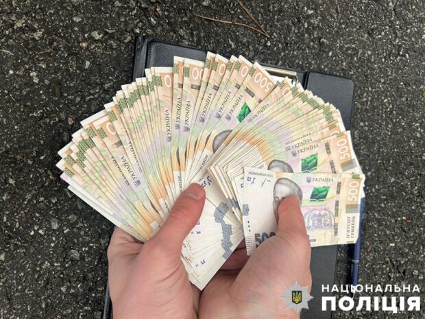 У Києві дівчина познайомилася з хлопцем і покликала додому: він обікрав її квартиру