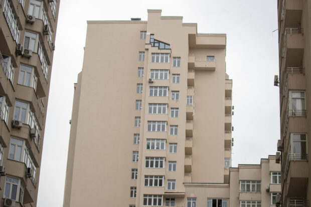 У Києві завершили роботи з відновлення 25-поверхівки у Солом’янському районі, в яку влучила російська ракета