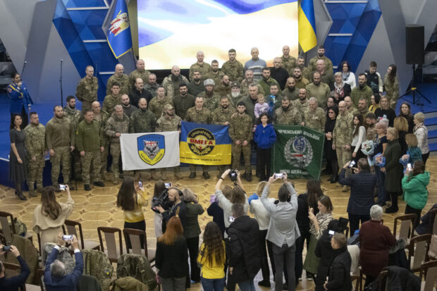 Кличко в День Збройних Сил України привітав та нагородив військовослужбовців медалями від столиці