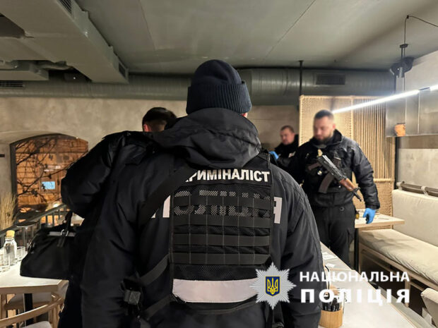Внаслідок стрілянини в столичному кафе постраждав літній чоловік